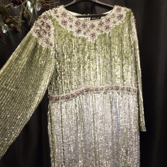 Beautiful sequence dress - Picture 4 of 15